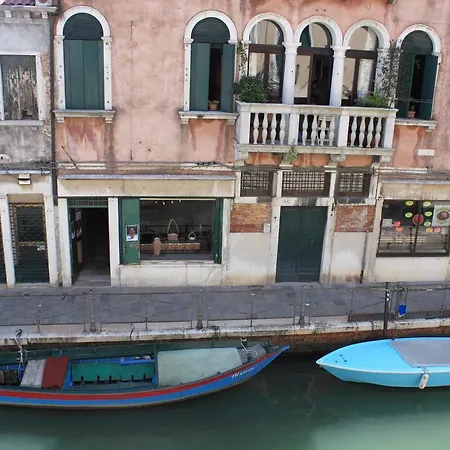 Hostel Biennale * Venezia