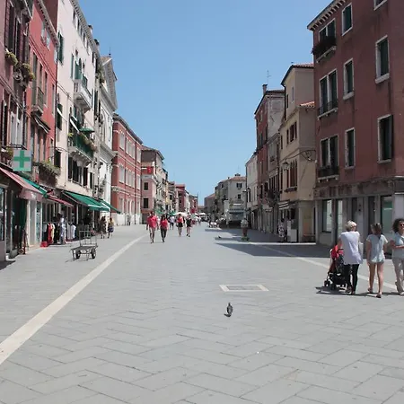 Hostel Biennale Ostello