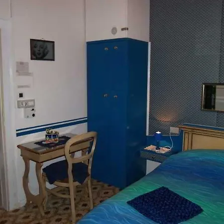 Hostel Biennale Hostal