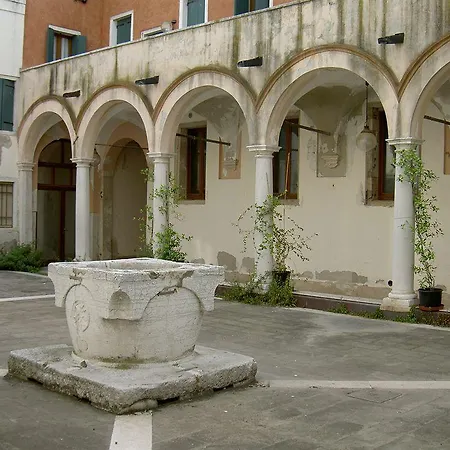 Hostal Hostel Biennale
